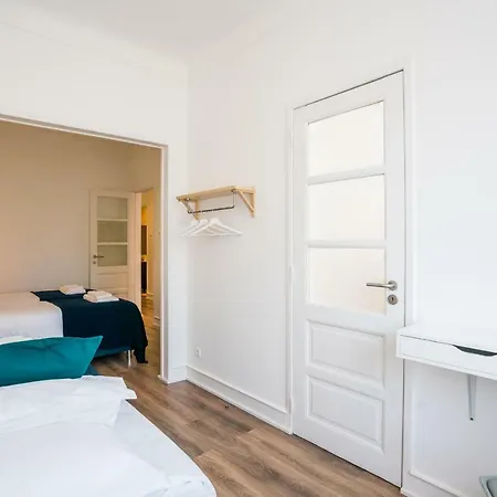 Апартаменти Shortstayflat - New And Spacious Ii